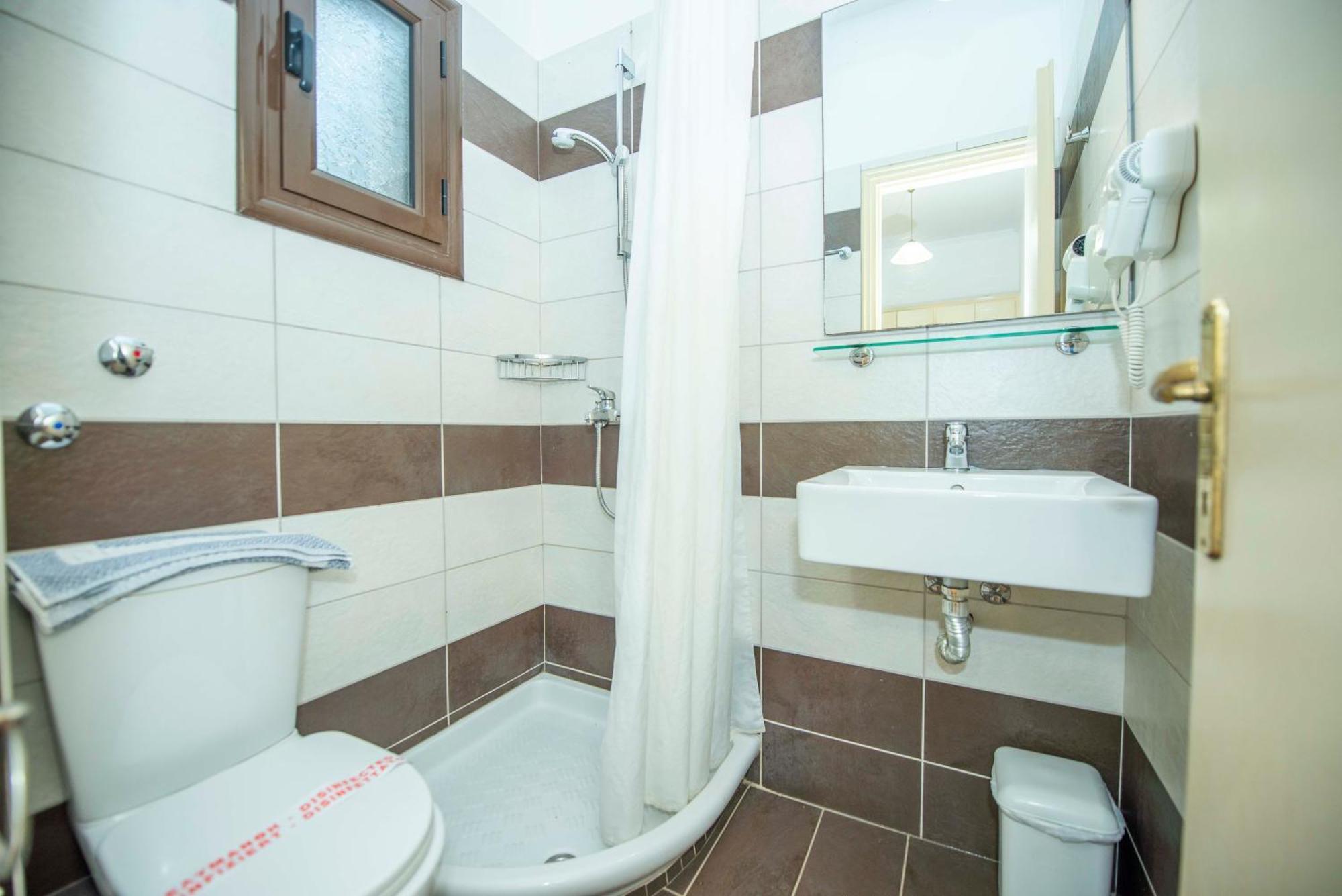 Fiona Apartments 罗达 外观 照片